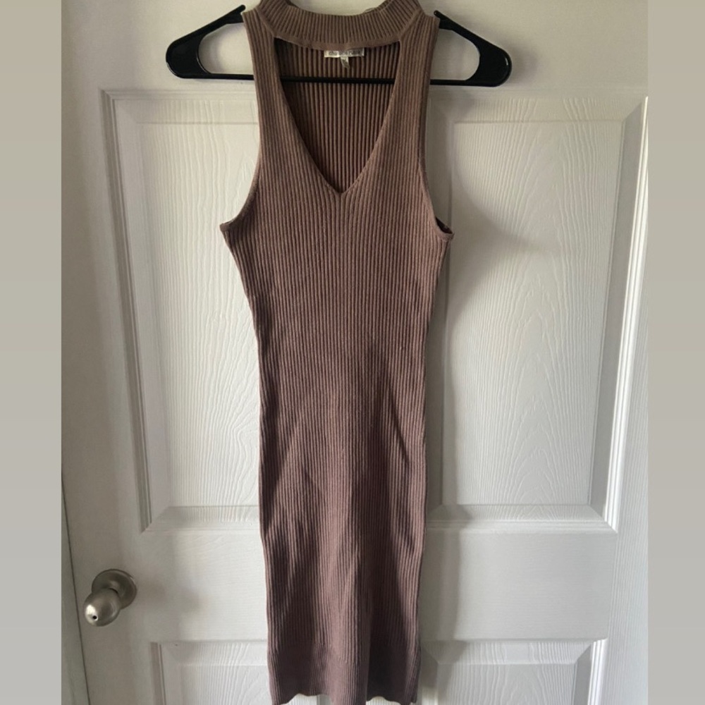 Keyhole dress